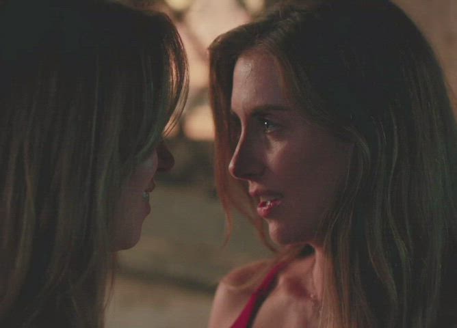 Alison Brie & Aubrey Plaza Making Out In ‘Spin Me Round’