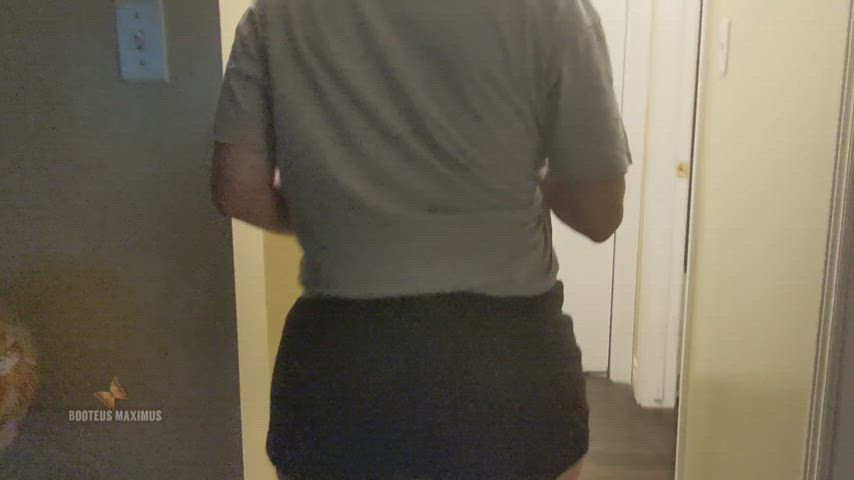 Follow My Big Ass To The Bedroom