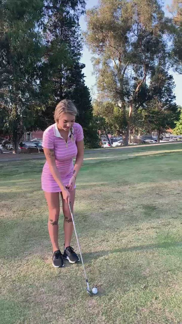 Gabbie Likes To Golf