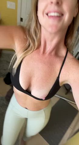Freckled Horny Milf Needs Your Attention;)