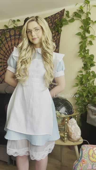 Oops I Think I Took The Wrong Potion! (Alice In Wonderland) By Lillieinlove ?